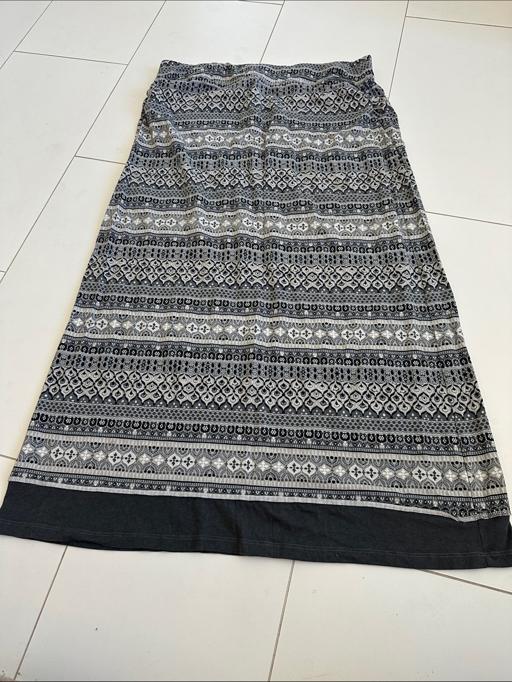 KUHL Black & Gray Patterned Maxi Skirt - Women's *fair